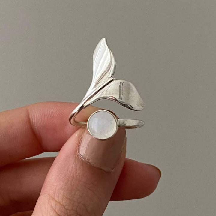 Anillo ajustable de cola de sirena con piedra lunar natural de Olivenorma