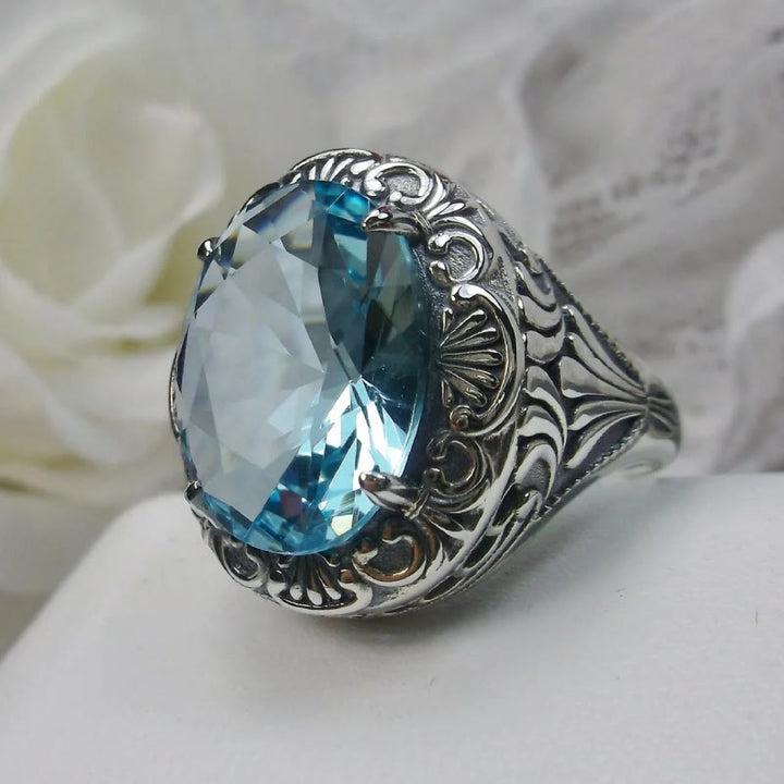 Anillo con gema tallada en aguamarina facetada estilo retro de Olivenorma