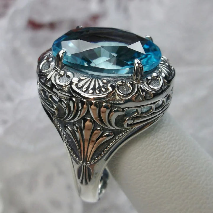 Anillo con gema tallada en aguamarina facetada estilo retro de Olivenorma