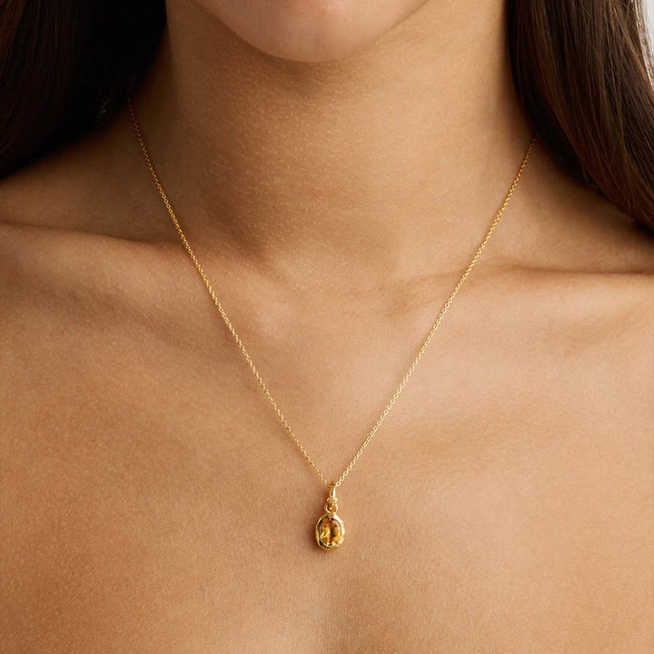 Collar con colgante de piedra natal de Olivenorma y gemas de cristal natural