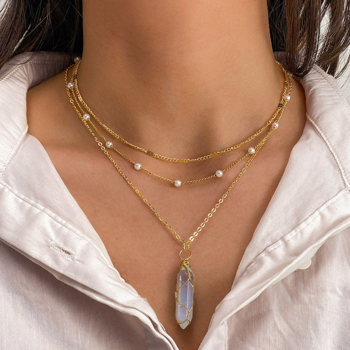 Collar apilado con dijes de prismas de piedras preciosas naturales de Olivenorma