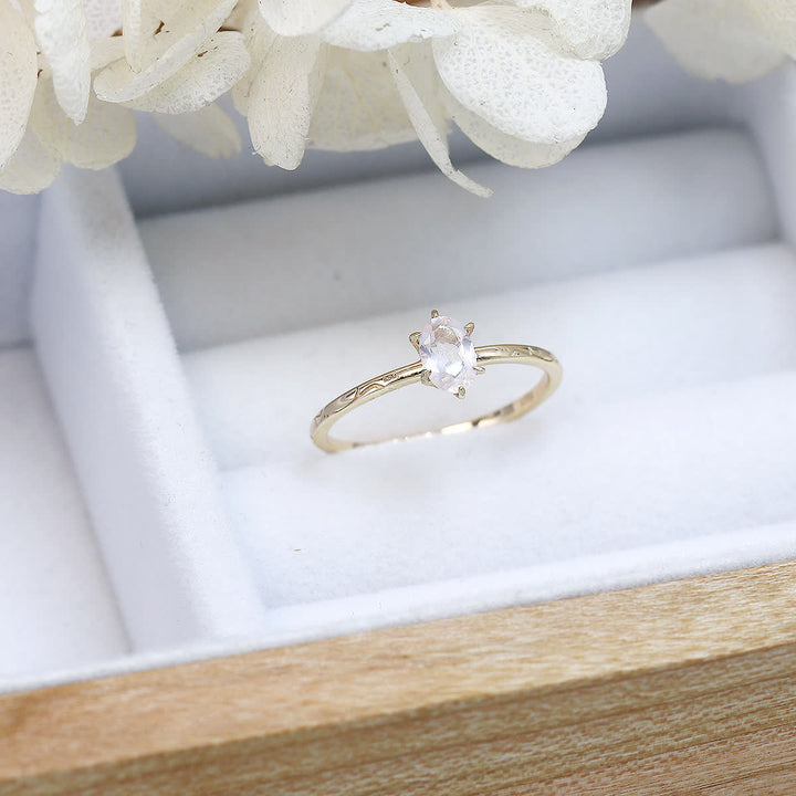 Anillo de fluorita verde y cuarzo rosa con incrustaciones simples de Olivenorma