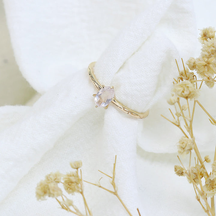 Anillo de fluorita verde y cuarzo rosa con incrustaciones simples de Olivenorma