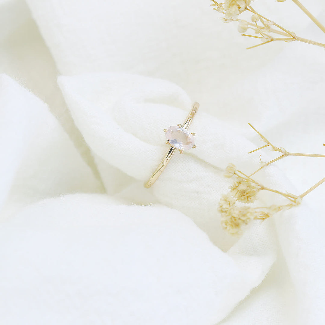 Anillo de fluorita verde y cuarzo rosa con incrustaciones simples de Olivenorma