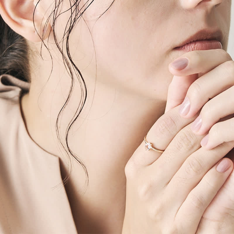 Anillo de fluorita verde y cuarzo rosa con incrustaciones simples de Olivenorma