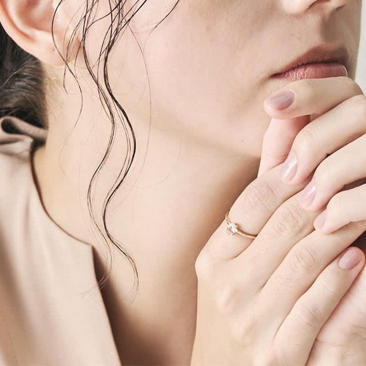 Anillo de fluorita verde y cuarzo rosa con incrustaciones simples de Olivenorma