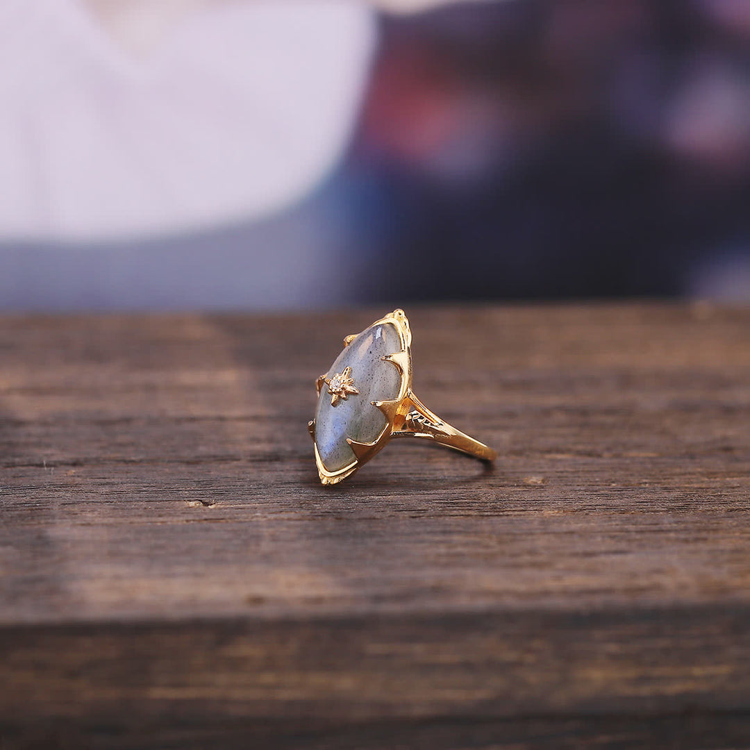 Anillo con estampado de estrellas de labradorita natural de Olivenorma