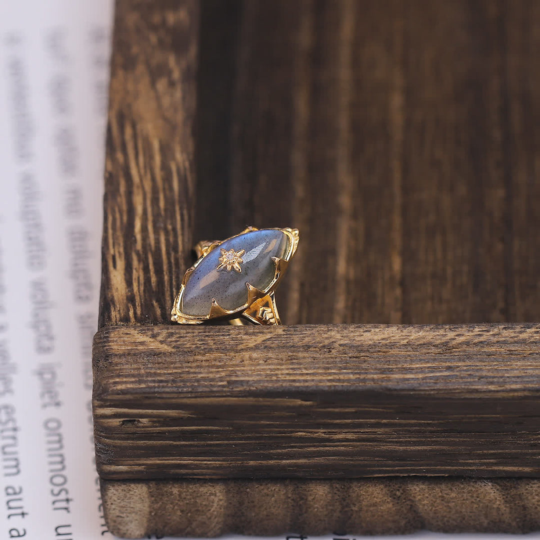 Anillo con estampado de estrellas de labradorita natural de Olivenorma