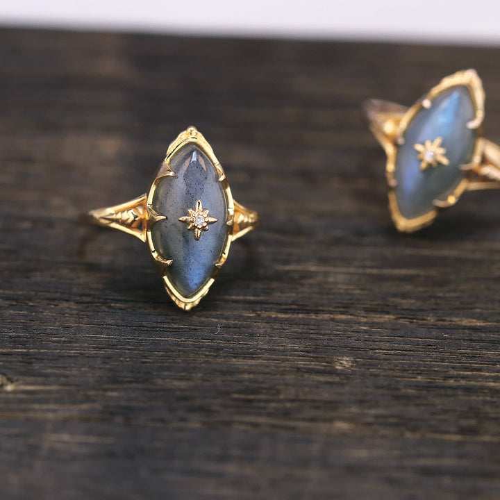Anillo con estampado de estrellas de labradorita natural de Olivenorma