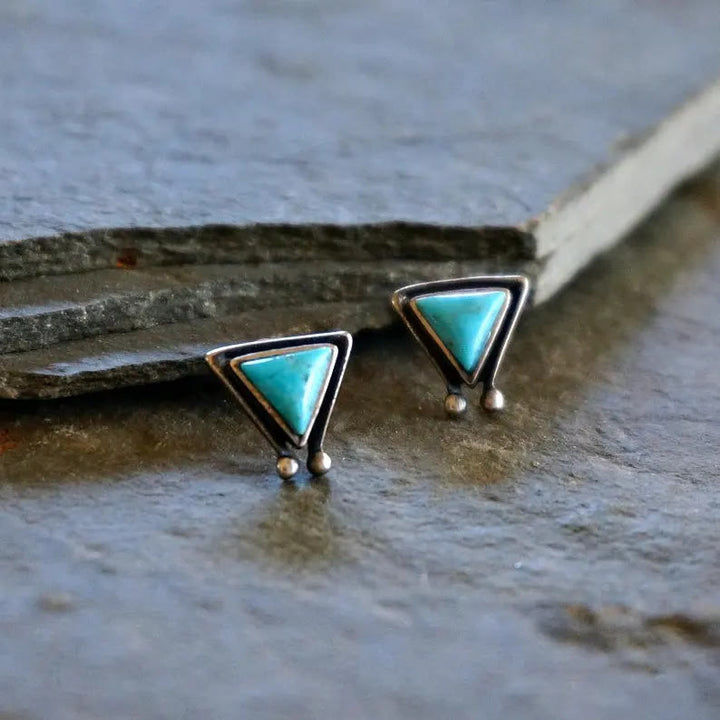 Pendientes triangulares de turquesa natural de Olivenorma