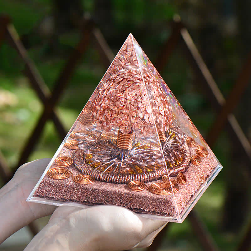 Pirámide orgónica con forma de árbol energético en espiral de cobre y oro rosa de Olivenorma
