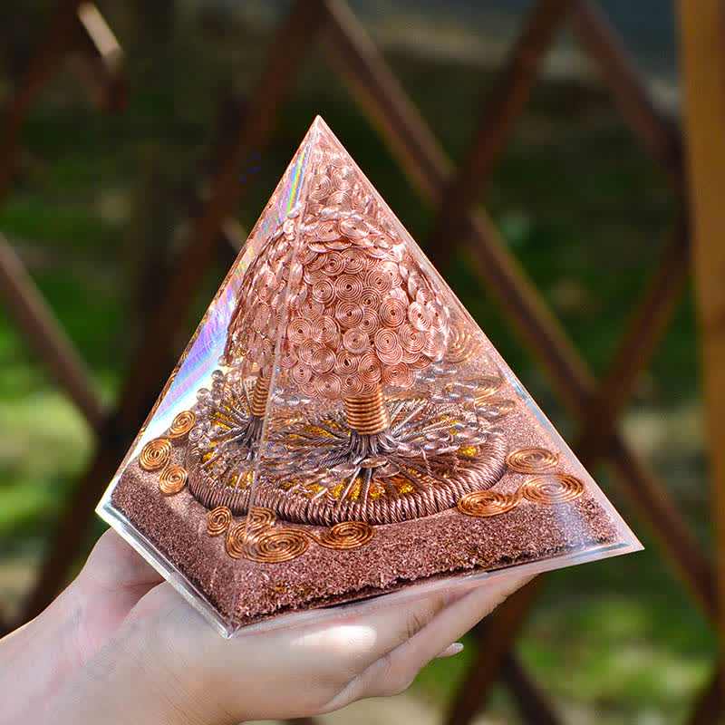 Pirámide orgónica con forma de árbol energético en espiral de cobre y oro rosa de Olivenorma
