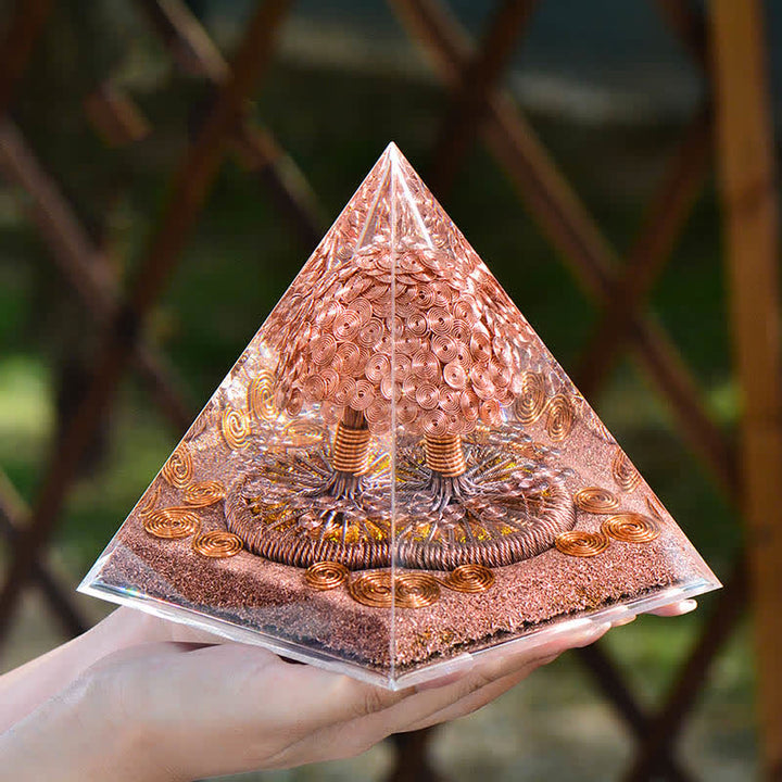 Pirámide orgónica con forma de árbol energético en espiral de cobre y oro rosa de Olivenorma