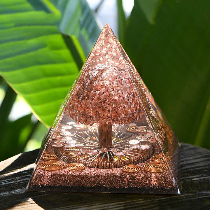 Pirámide orgónica con forma de árbol energético en espiral de cobre y oro rosa de Olivenorma