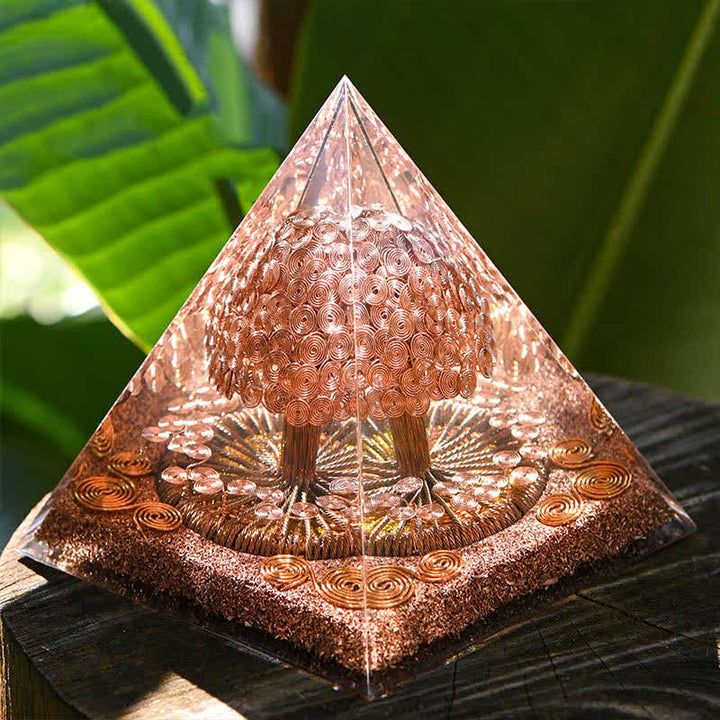 Pirámide orgónica con forma de árbol energético en espiral de cobre y oro rosa de Olivenorma