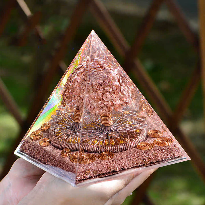 Pirámide orgónica con forma de árbol energético en espiral de cobre y oro rosa de Olivenorma