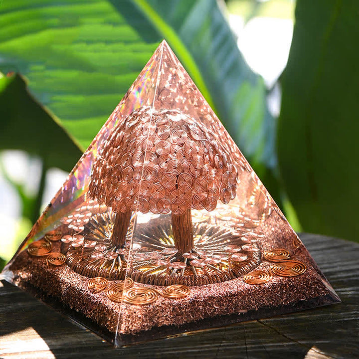 Pirámide orgónica con forma de árbol energético en espiral de cobre y oro rosa de Olivenorma