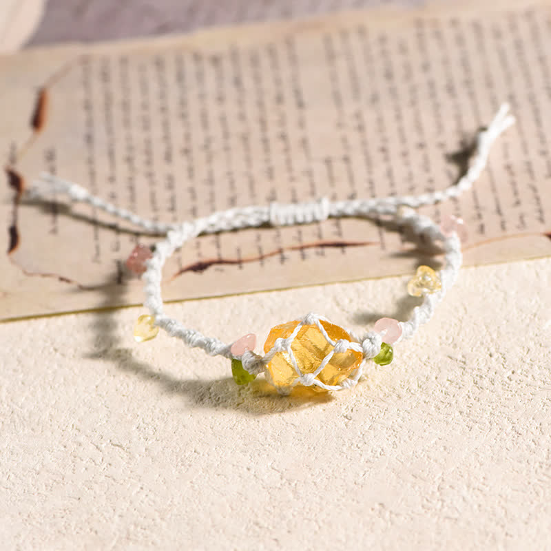 Pulsera trenzada con flores de cristal natural hecha a mano de Olivenorma 