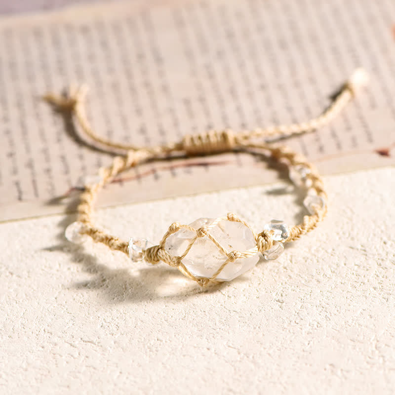 Pulsera trenzada con flores de cristal natural hecha a mano de Olivenorma 