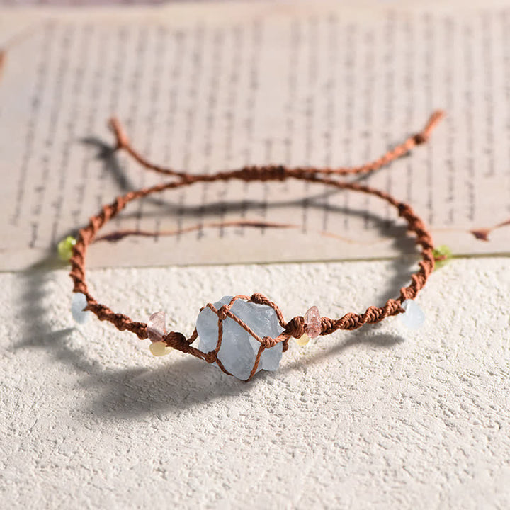 Pulsera trenzada con flores de cristal natural hecha a mano de Olivenorma 