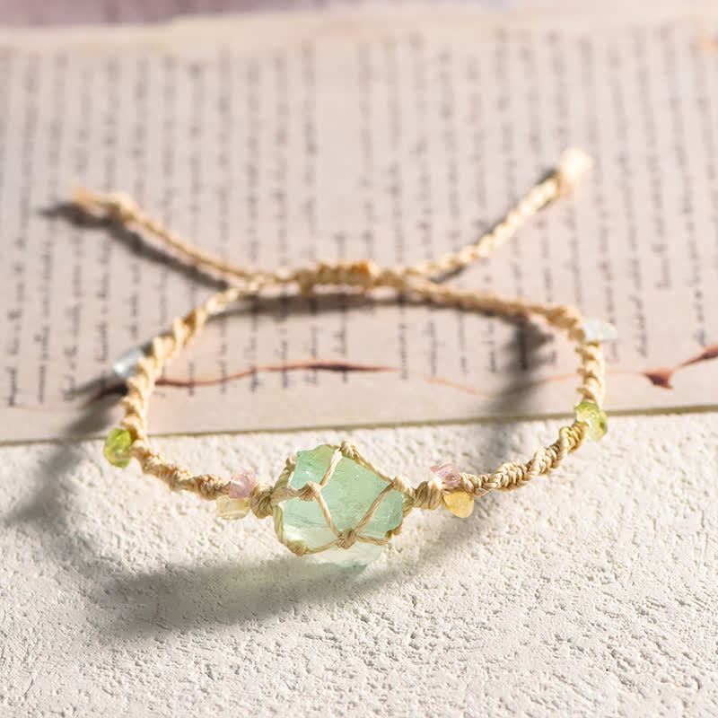 Pulsera trenzada con flores de cristal natural hecha a mano de Olivenorma 
