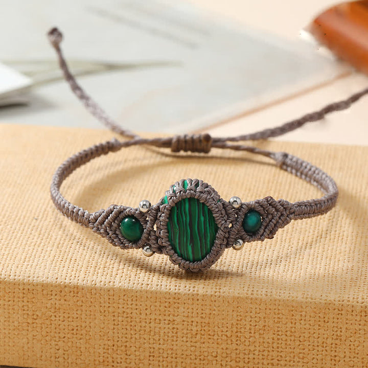 Pulsera trenzada con cristales de talla ovalada y tejido envolvente de Olivenorma