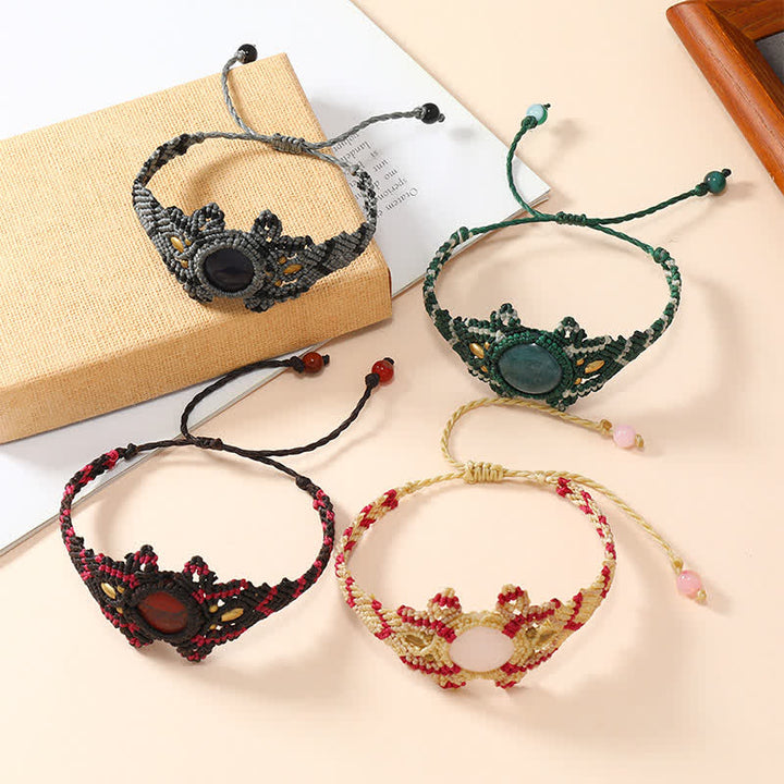 Pulsera trenzada con cristales envueltos y tejida a mano de Olivenorma