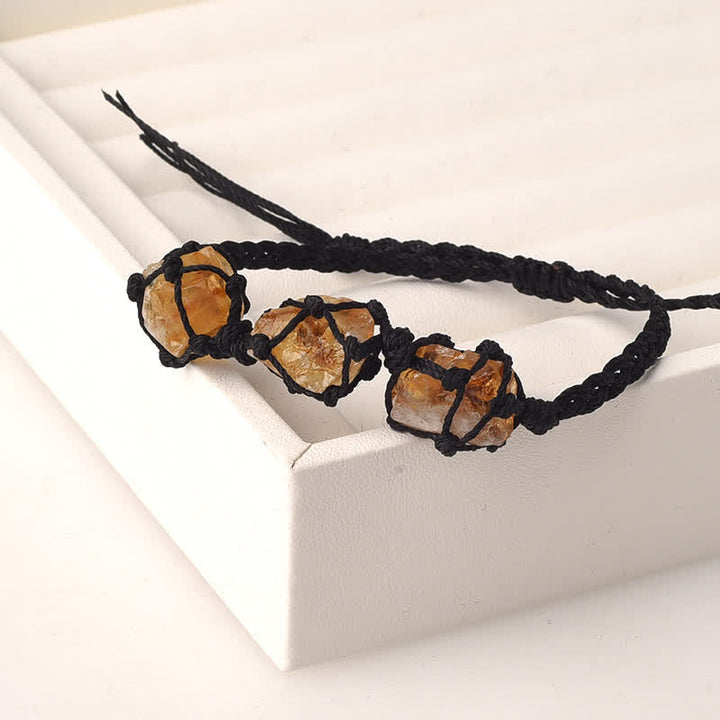 Pulsera trenzada con cristales y tres piedras crudas de Olivenorma