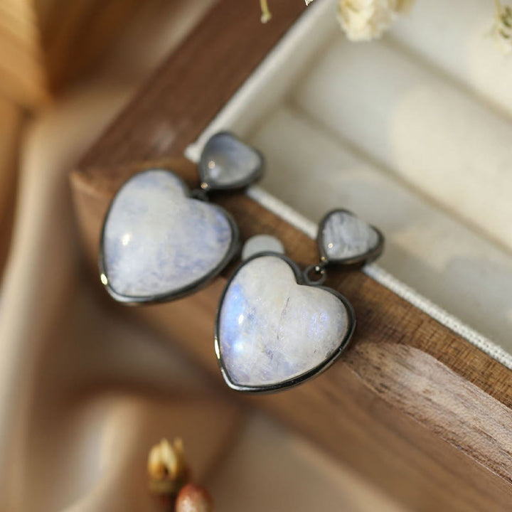 Pendientes colgantes con forma de corazón de piedra lunar de Olivenorma