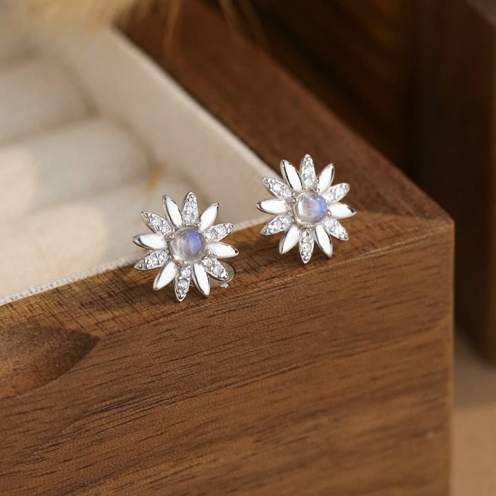 Pendientes de piedra lunar redondos con forma de girasol de Olivenorma