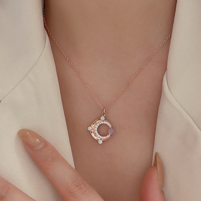 Collar con dije de luna creciente y piedra lunar natural de Olivenorma