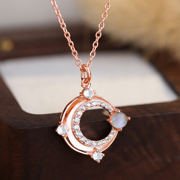 Collar con dije de luna creciente y piedra lunar natural de Olivenorma
