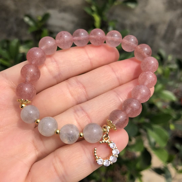 Pulsera con dije de luna de labradorita y cuarzo fresa natural de Olivenorma