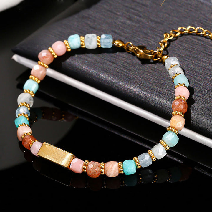 Pulsera de cuentas de piedras preciosas naturales talladas en cubos de Olivenorma