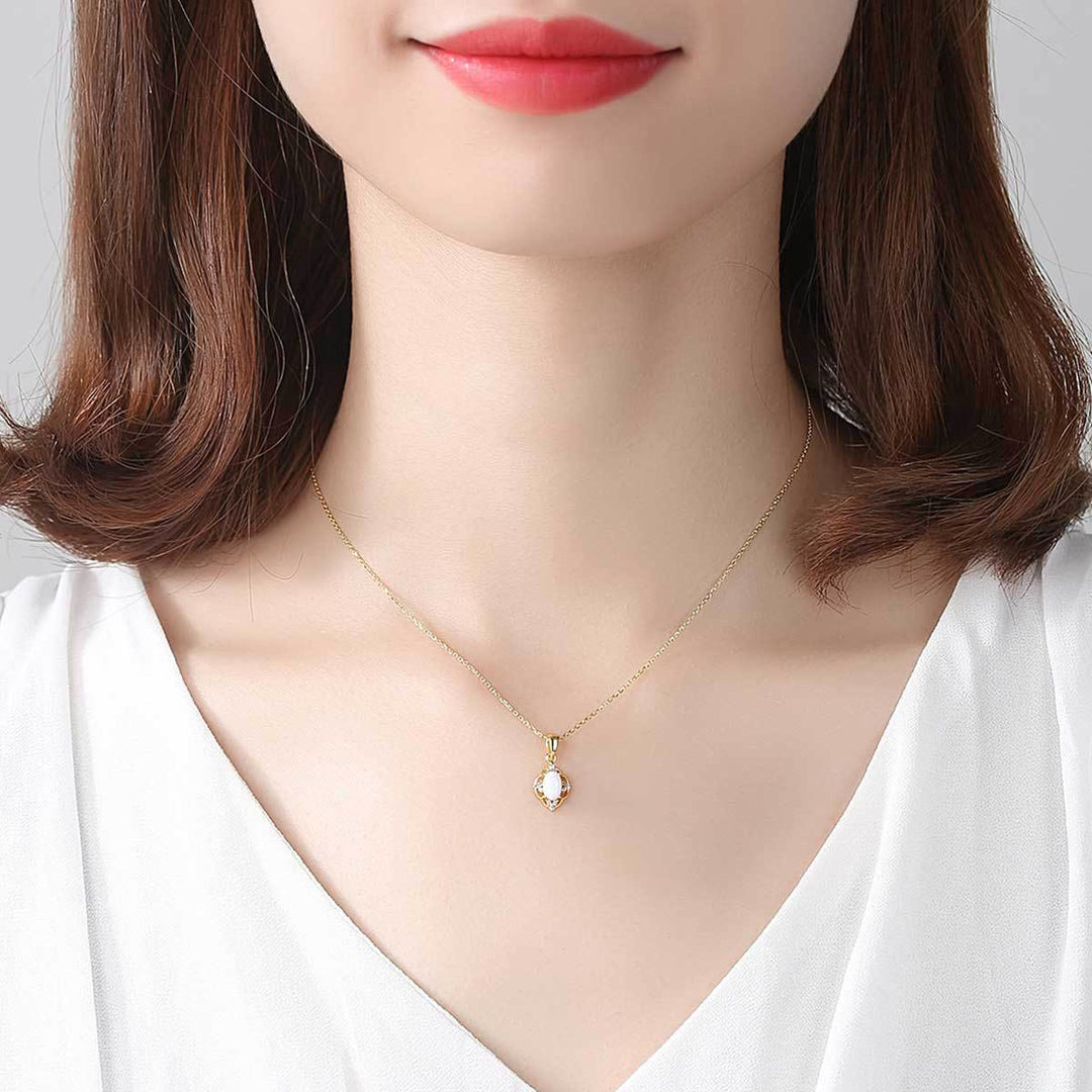 Collar de plata de ley 925 con dije de ópalo de Olivenorma