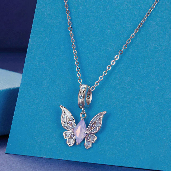 Collar de plata S925 con dije de ópalo en forma de mariposa de Olivenorma