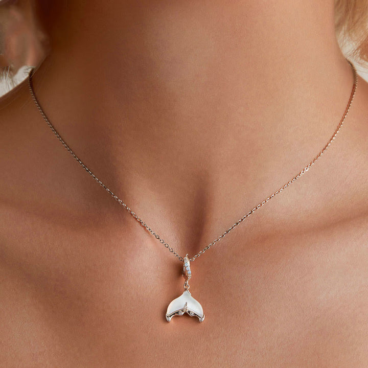 Collar de plata S925 con forma de cola de pez y ópalo de Olivenorma