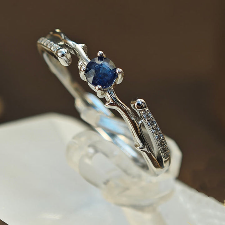 Anillo de zafiro natural en forma de rama de Olivenorma