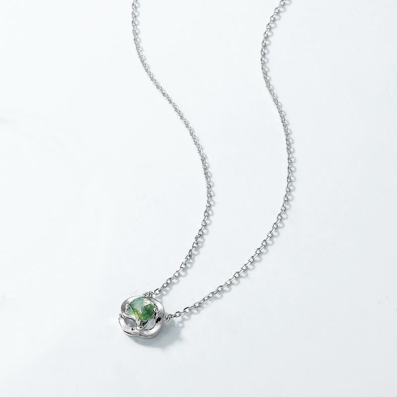 Collar con colgante de trébol de cuatro hojas de ágata musgosa de Olivenorma