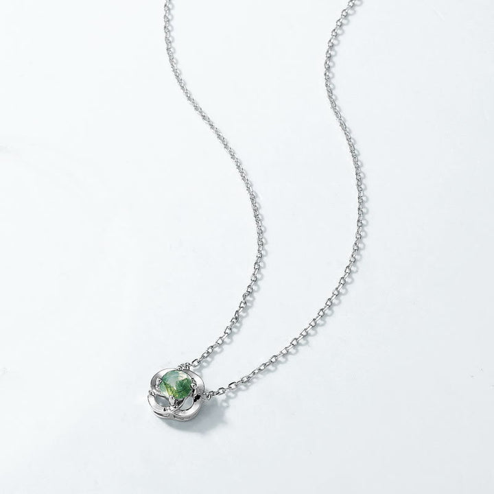 Collar con colgante de trébol de cuatro hojas de ágata musgosa de Olivenorma