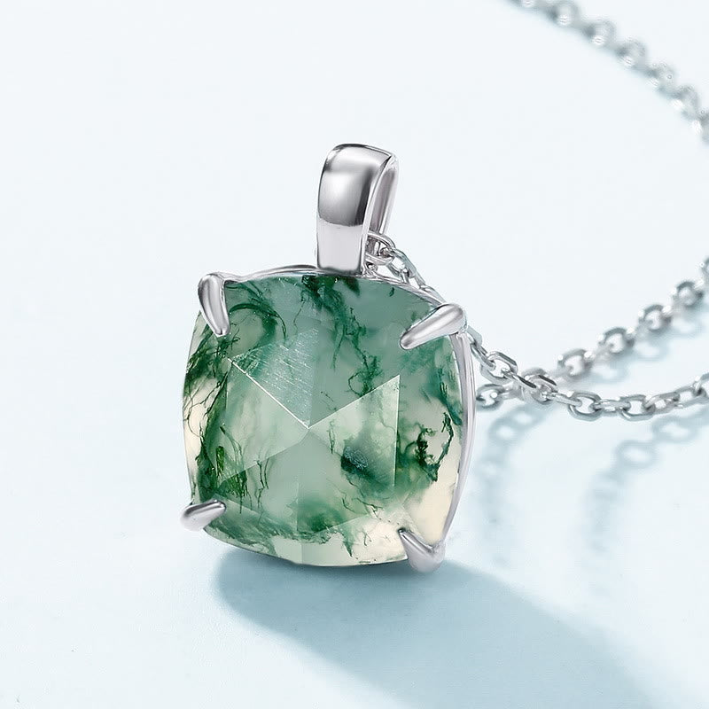 Collar con colgante en forma de cubo de azúcar de ágata musgosa de Olivenorma