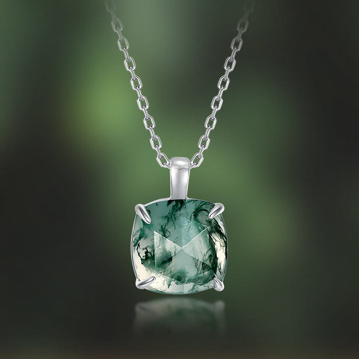 Collar con colgante en forma de cubo de azúcar de ágata musgosa de Olivenorma