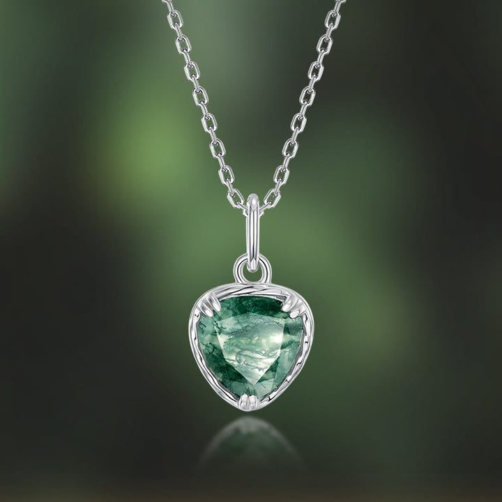 Collar con colgante de corazón de ágata musgosa natural de Olivenorma