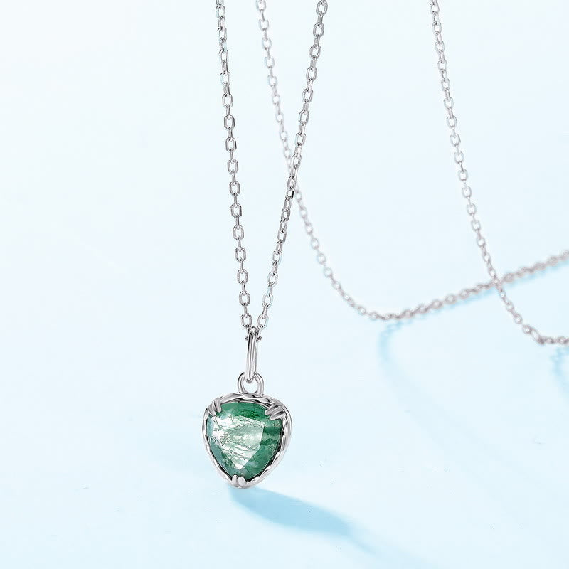 Collar con colgante de corazón de ágata musgosa natural de Olivenorma