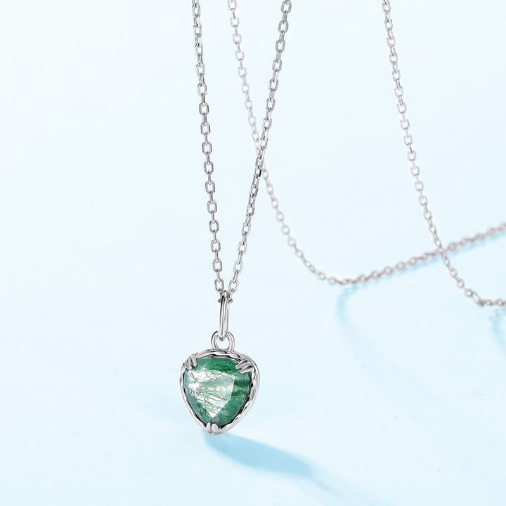 Collar con colgante de corazón de ágata musgosa natural de Olivenorma