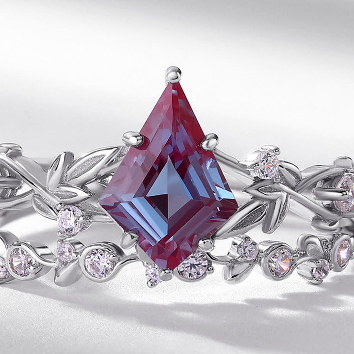 Juego de 2 anillos de alejandrita natural con corte de diamante de Olivenorma