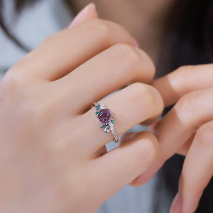 Anillo de alejandrita natural con corte geométrico hexagonal de Olivenorma
