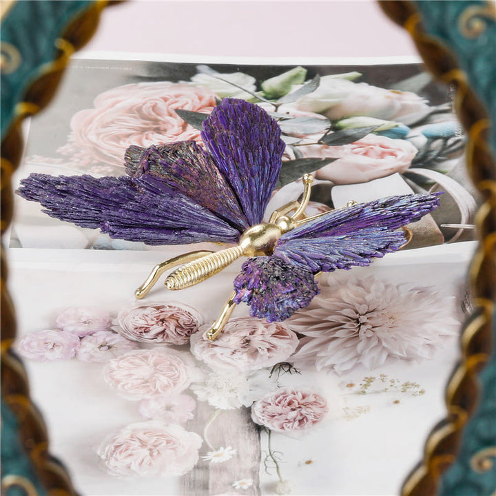 Decoración con forma de mariposa de turmalina natural morada galvanizada de Olivenorma