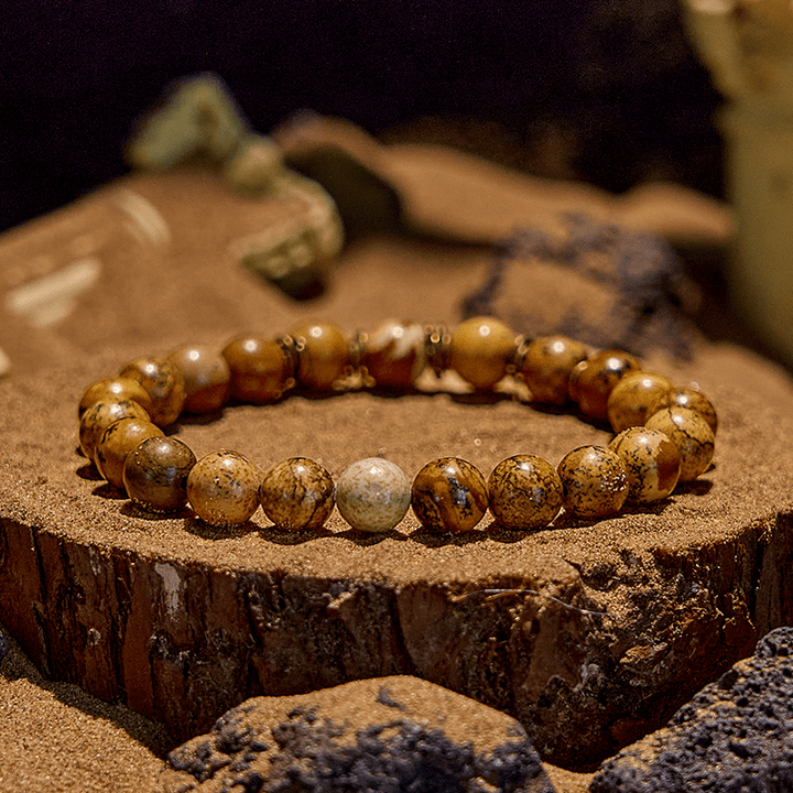Pulsera de alambre de cobre dorado con cuentas de piedra natural de Olivenorma