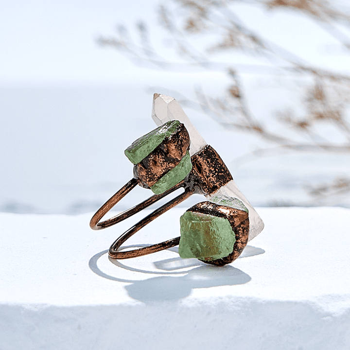 Anillo ajustable de fluorita verde y cuarzo transparente de Olivenorma